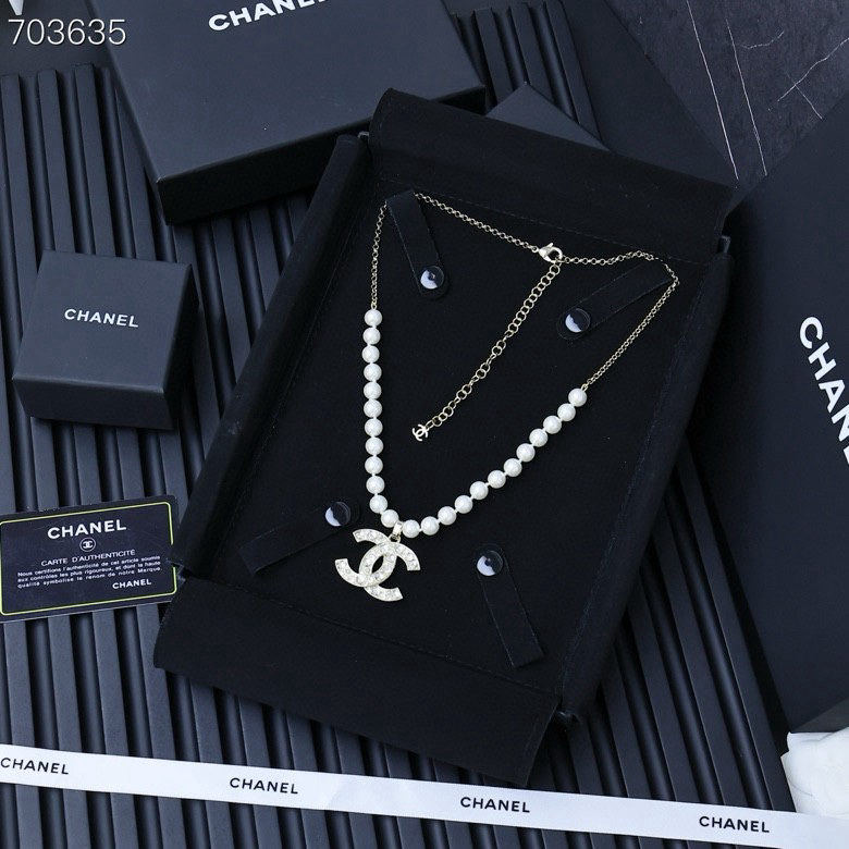 Chanel pearl necklace