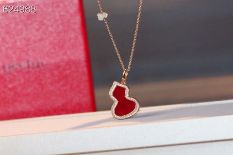 Qeelin Large Gourd Red Agate Necklace