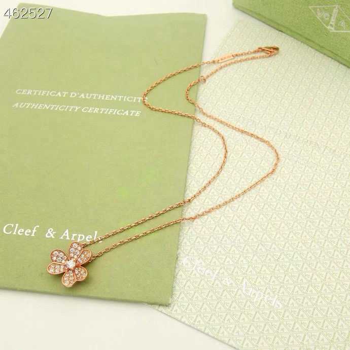 VCA Van Cleef & Arpels Frivole Collection Clover Necklace