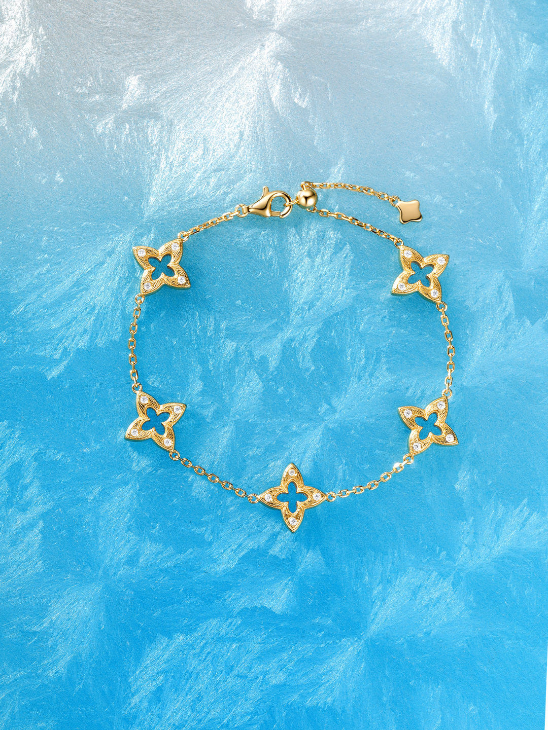 Four-leaf clover bracelet