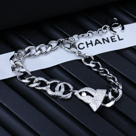 Chanel full diamond bird bracelet