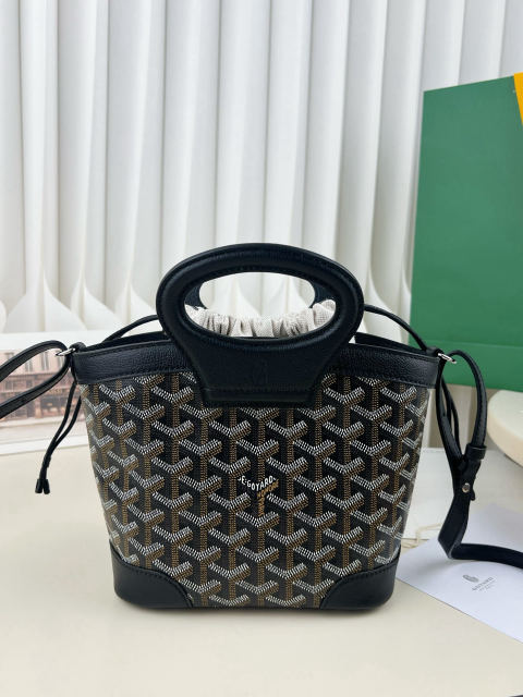 Goyard Beluga Mini