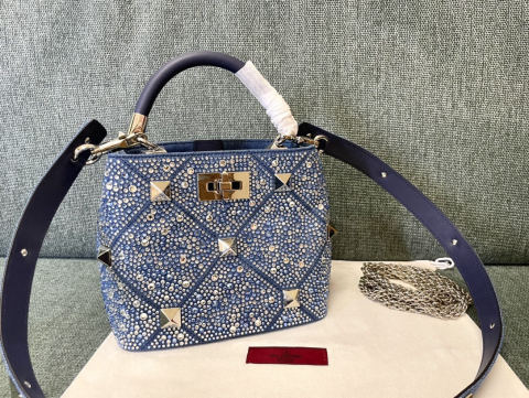 Valentino Romanstud