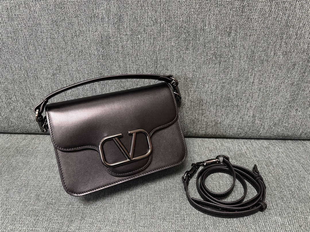 VALENTINO GARAVANI LOCÒ