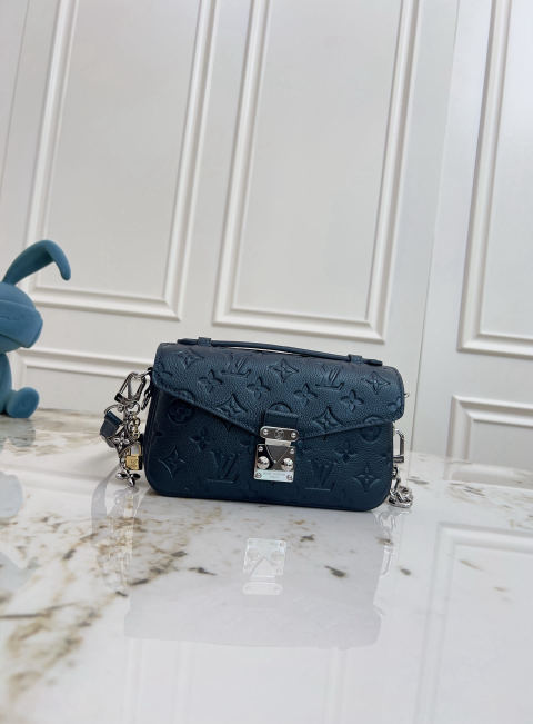 Pochette M��tis East West handbag