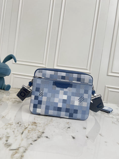 Trio Messenger Bag
