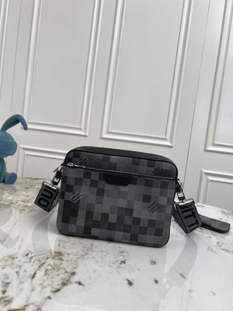 Trio Messenger Bag