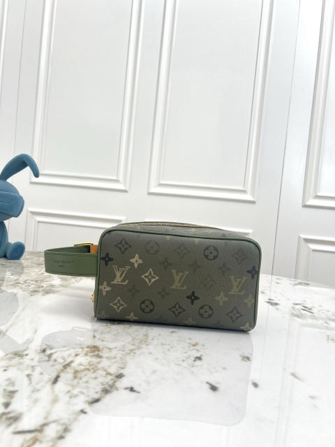 Locker Dopp Kit Toilet Bag