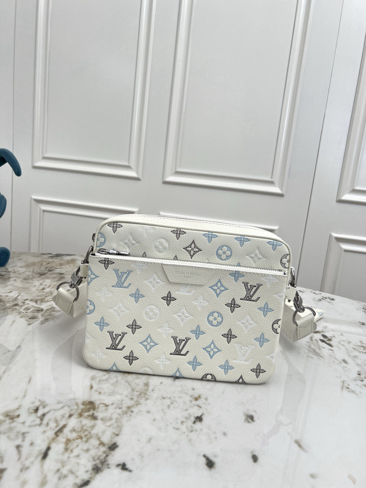 Trio Messenger Bag