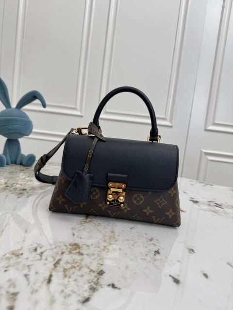 Madeleine BB handbag