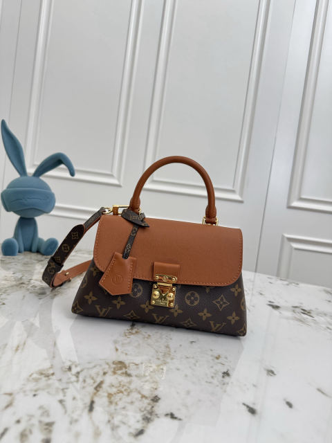 Madeleine BB handbag