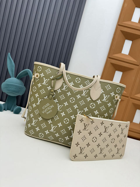 Neverfull Medium Handbag