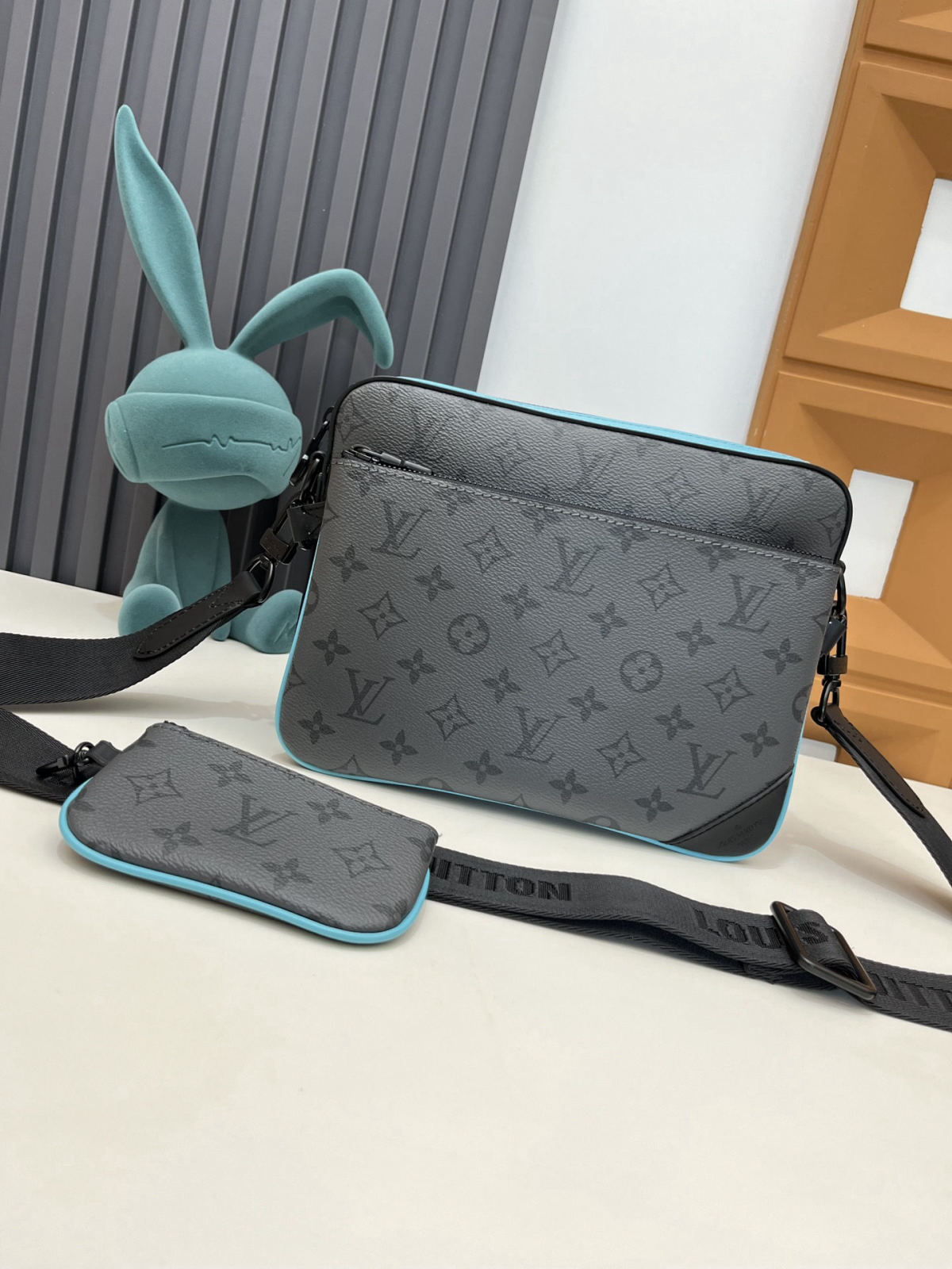 Trio Messenger Bag