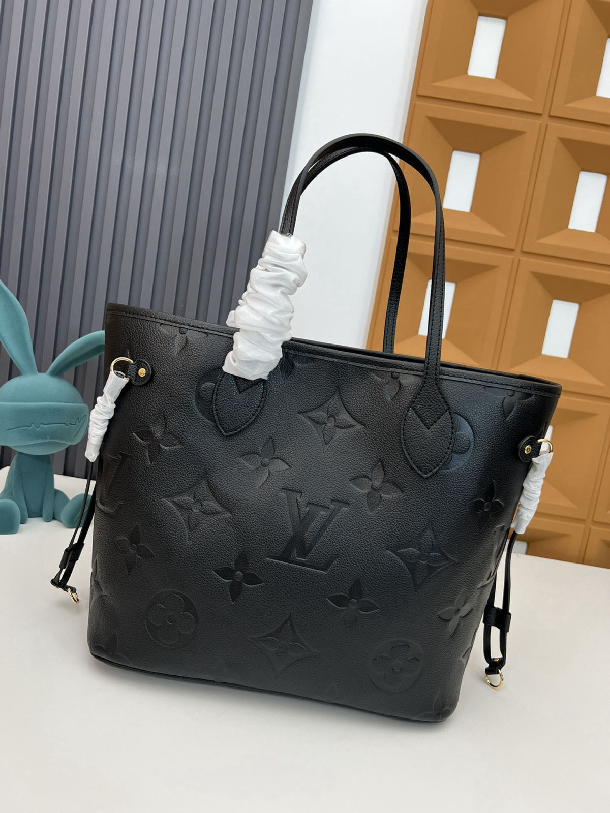 Neverfull Medium Shopping Bag