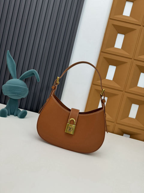 Low Key Shoulder Bag handbag
