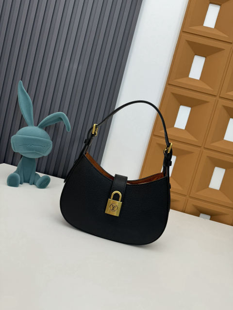 Low Key Shoulder Bag handbag