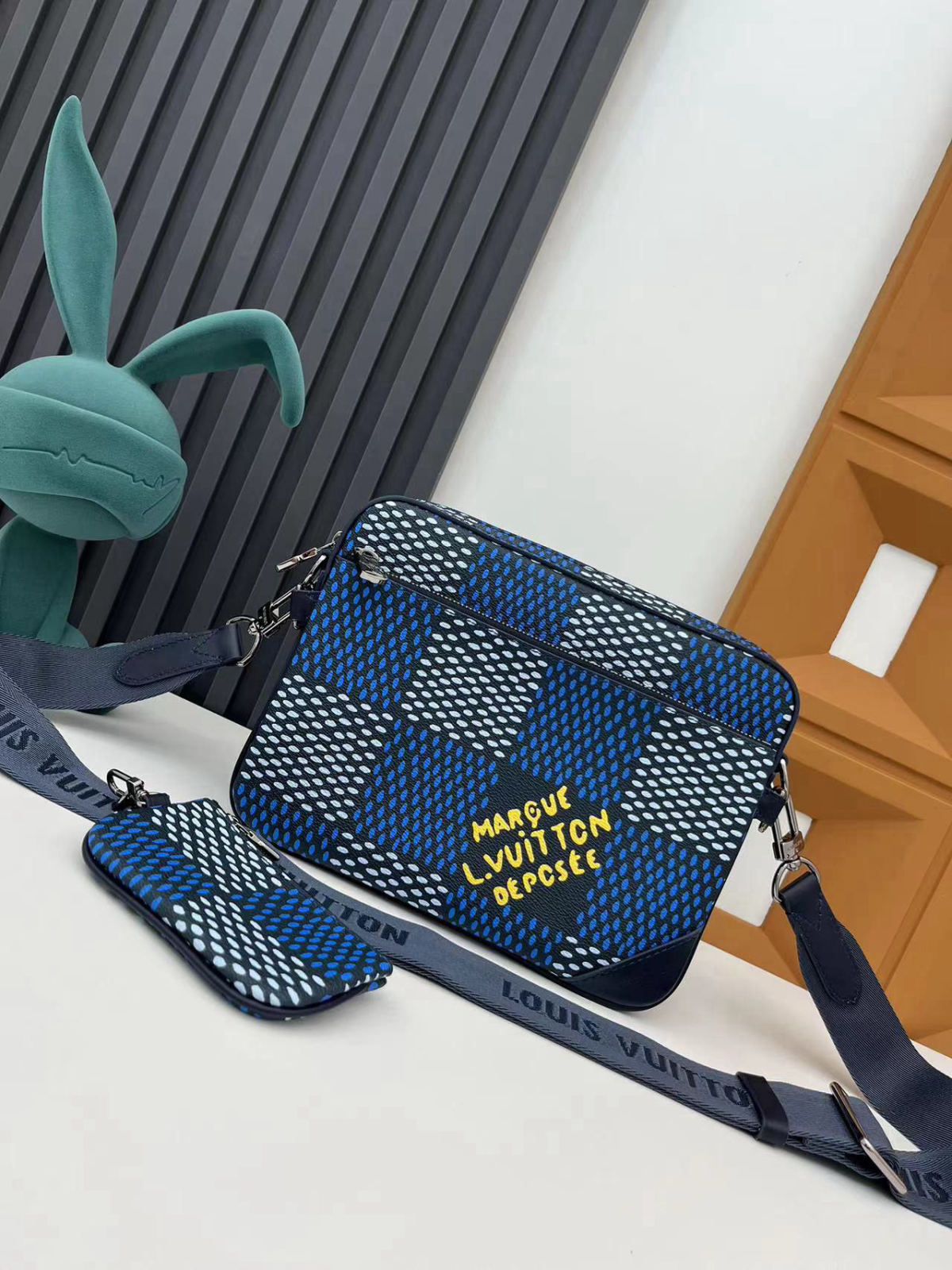 Trio Messenger Bag