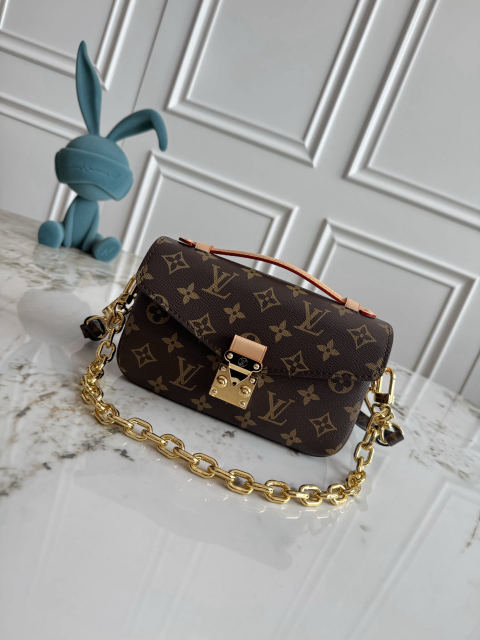 Pochette M��tis East West handbag