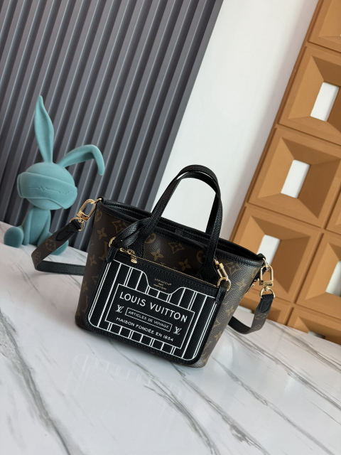 Neverfull Bandouli��re Inside Out BB Handbag