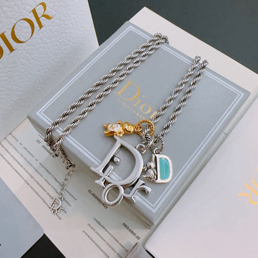 DIOR necklace