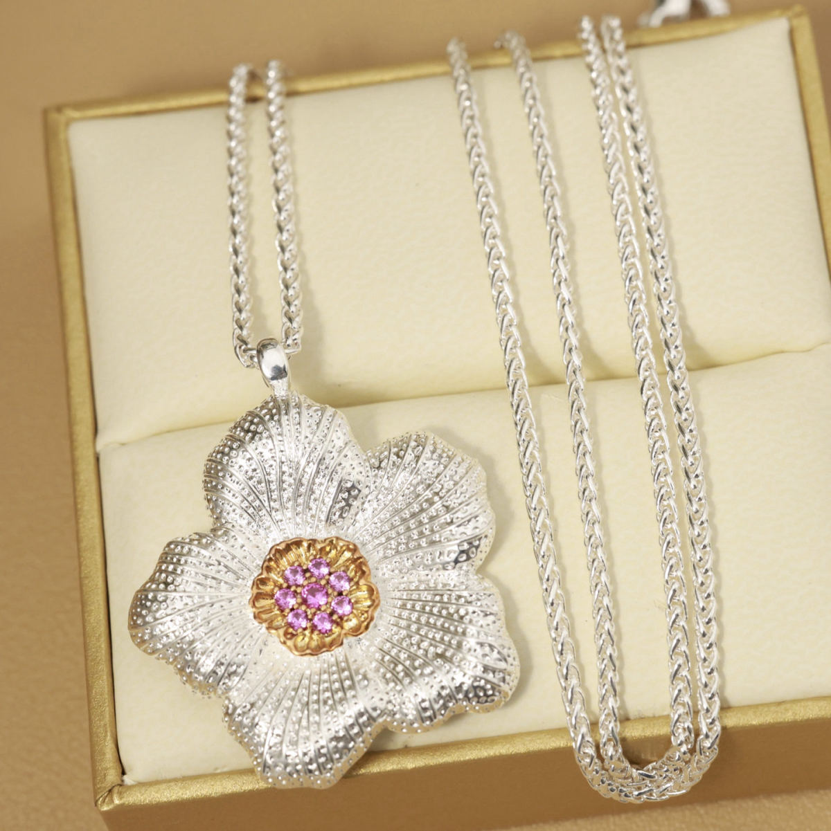 Buccellati retro court style necklace
