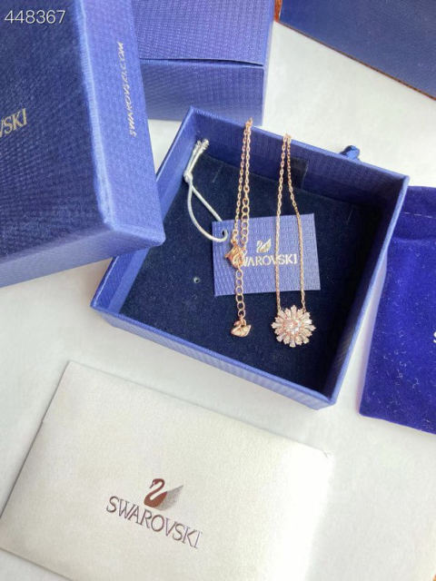 SWAROVSKI necklace
