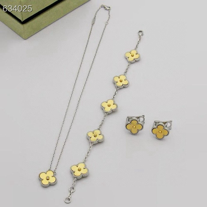 Van Cleef & Arpels necklace