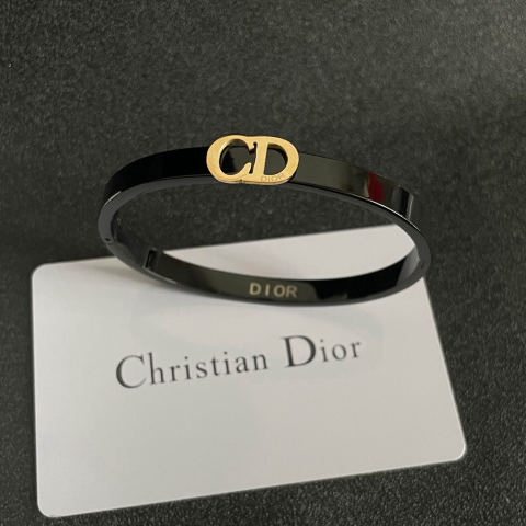 Carbon black bracelet