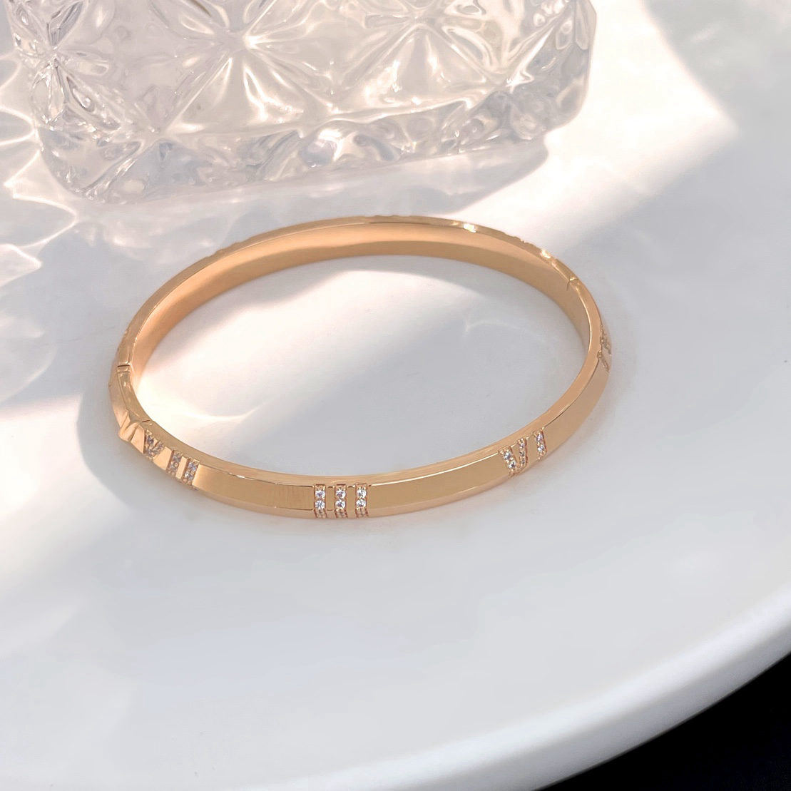 Atlas series narrow X bracelet