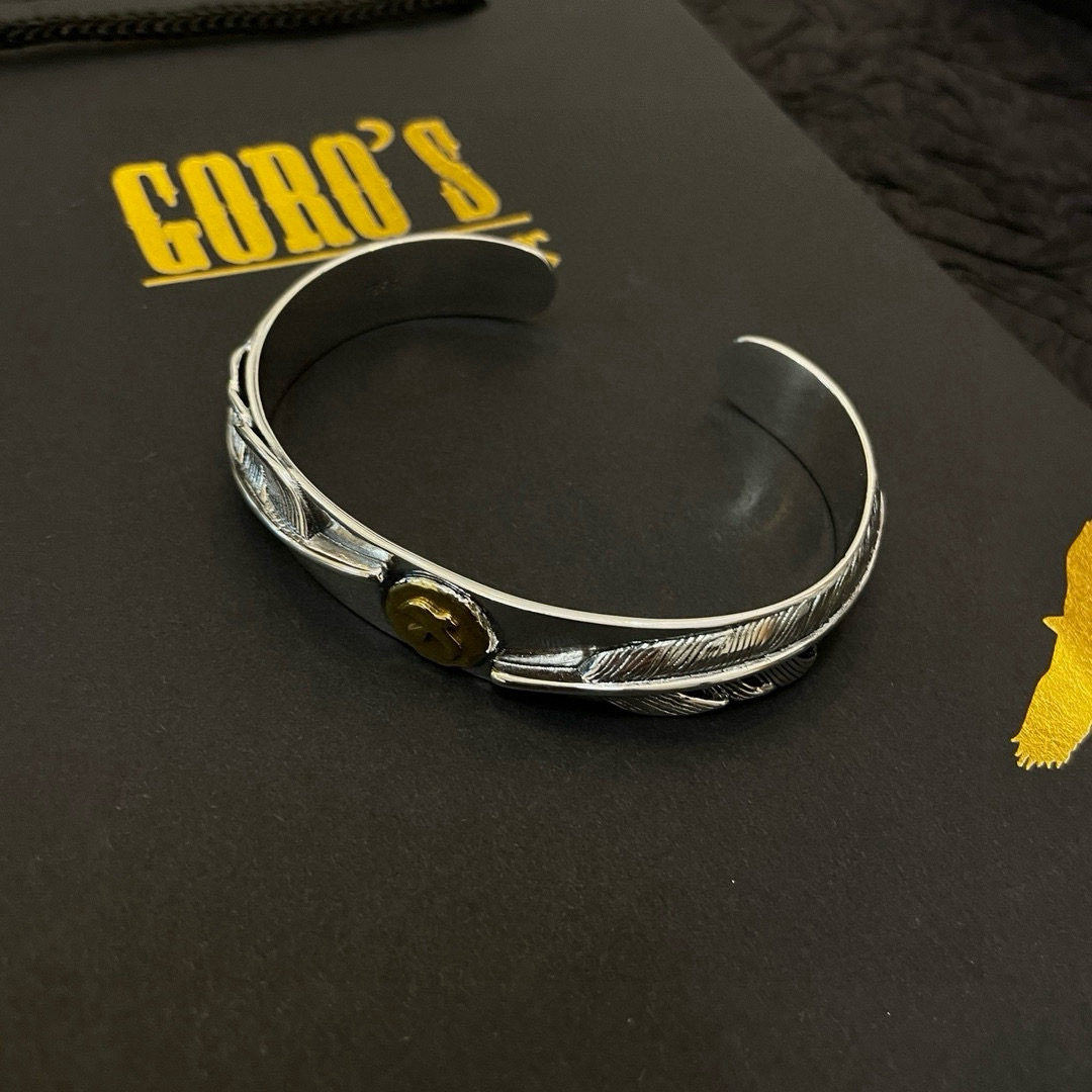 Goro's Gold-Plated Bird Feather Bracelet