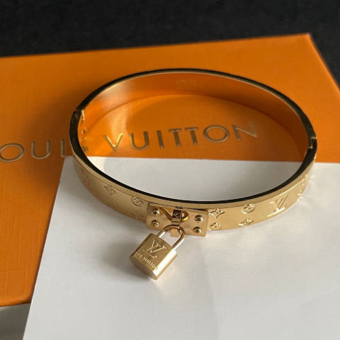 LV letter lock