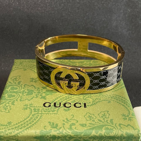 Gucci wide double G logo bracelet