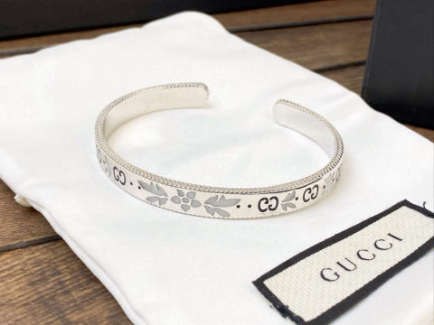 Gucci Peacock Feather Open Bracelet