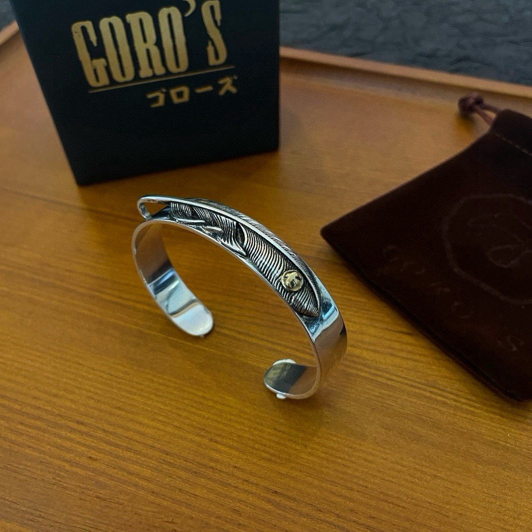 Goro's Gilded Feather Bracelet
