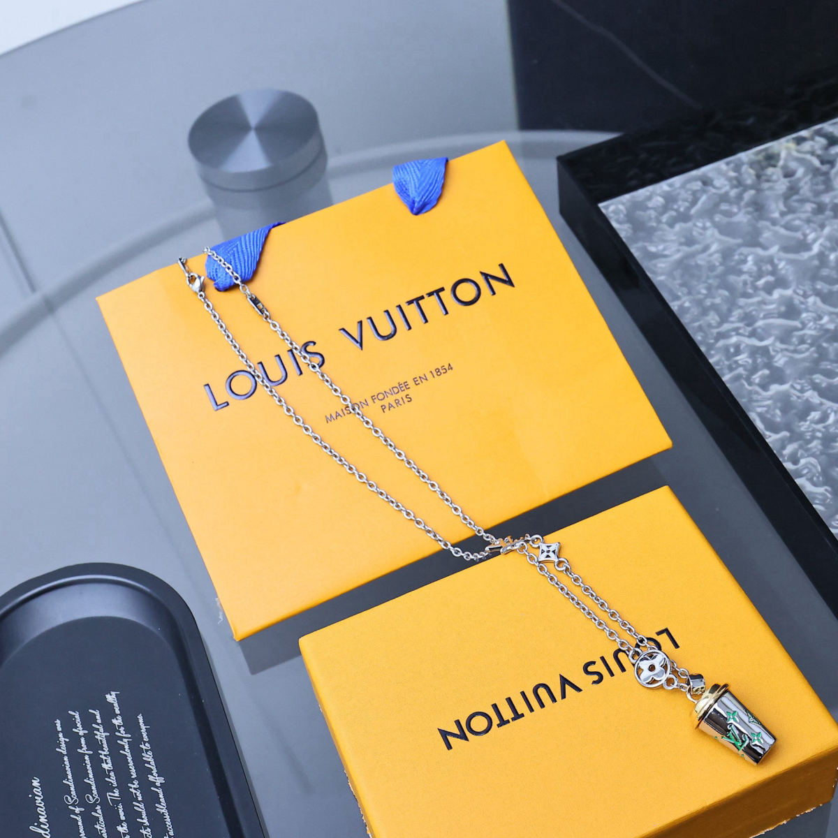 LV CUP pendant