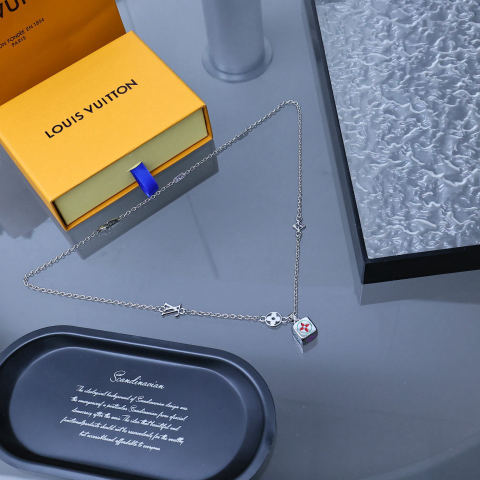 LV DICE pendant
